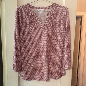 Liz Clairborne Rose-Pink Geometric V-Neck Blouse.  Size L
